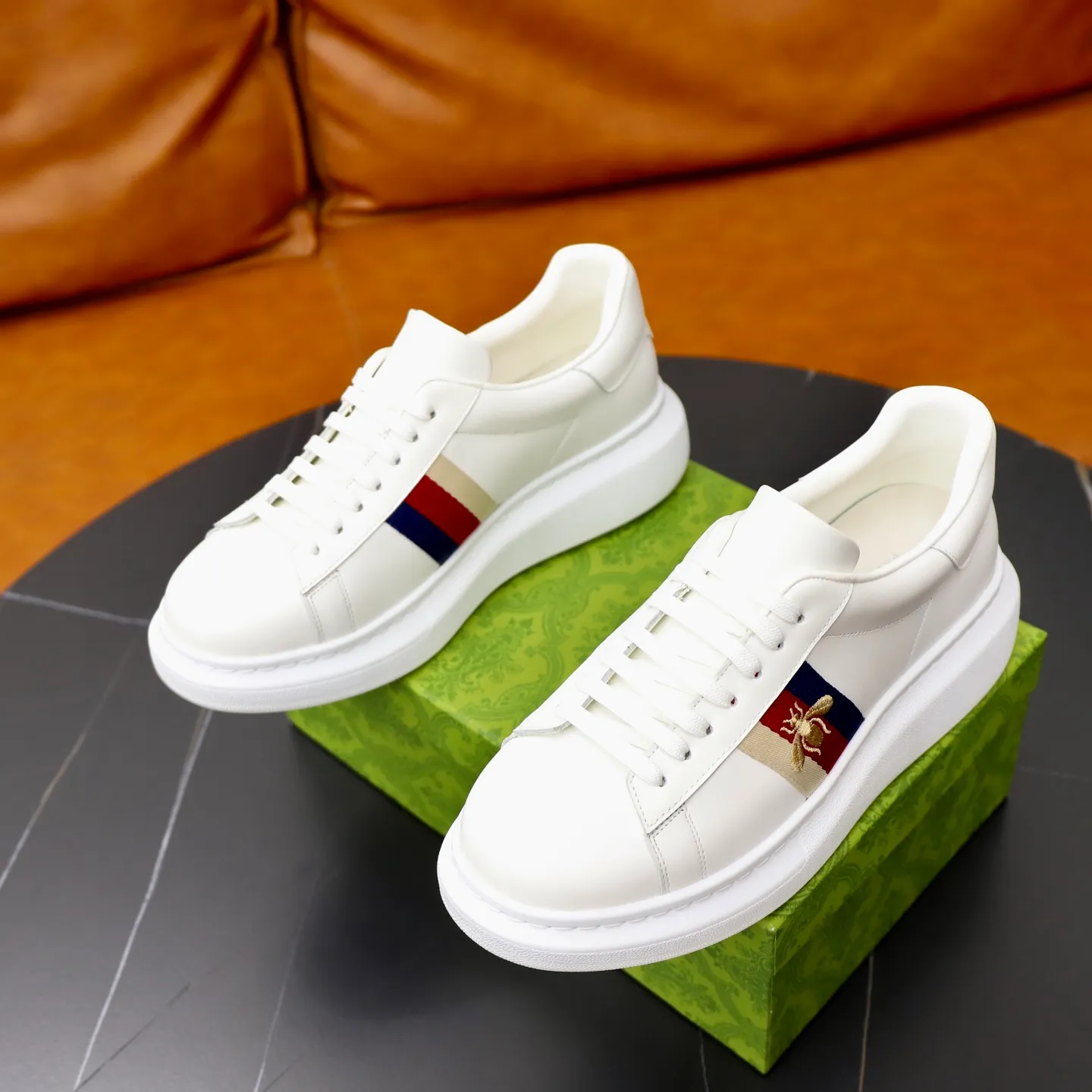 Ex-factory price: 540💰💰🙅‍♂️🙅‍♂️🙅‍♂️ Brand: GUCCI Standard code: 38-44 (45 customized) Grade: Same as the official website Material: Cowhide stitching Comfortable and breathable sheepskin lining Lightweight and wear-resistant sports outsole Style category: Men's fashionable casual shoes Running sports shoes Distinguished luxury brand elements Top luxury color: actual picture color